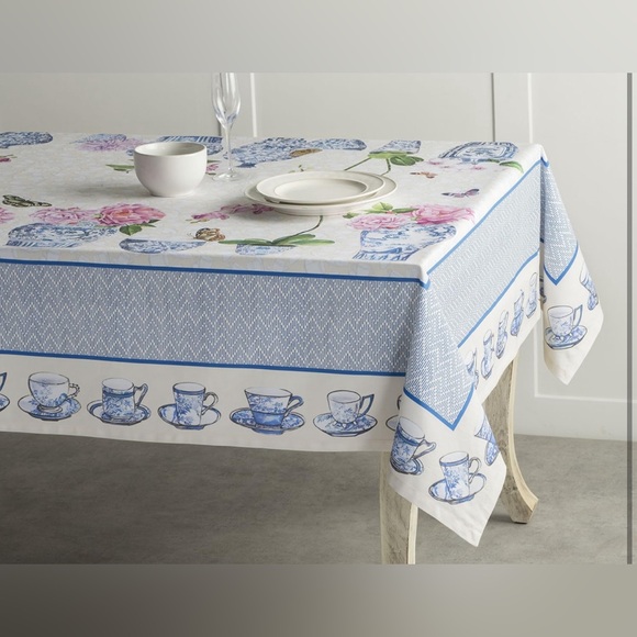Gorgeous Maison d’Hermine Tablecloth 54” x 72” - Picture 5 of 9